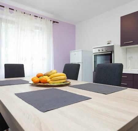 Apartment Helena Pula Bagian luar foto
