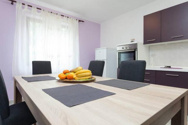 Apartment Helena Pula Bagian luar foto